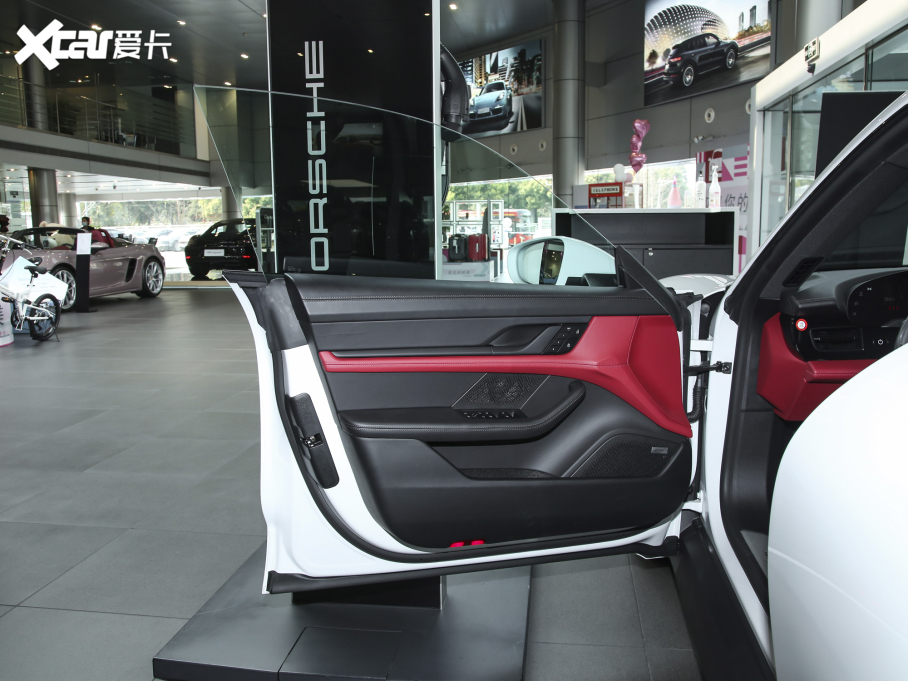 2022Taycan Taycan 4S