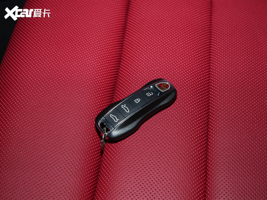 2022Taycan Taycan 4S