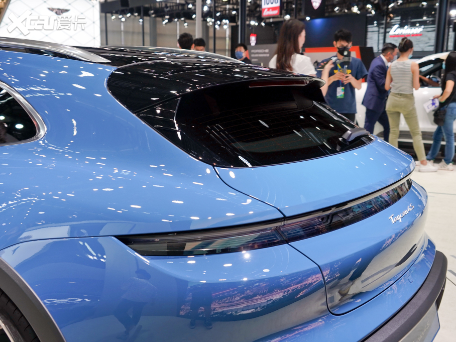 2022Taycan Taycan 4S Cross Turismo