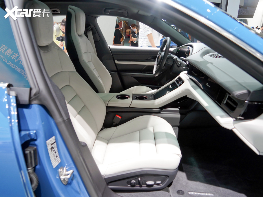 2022Taycan Taycan 4S Cross Turismo