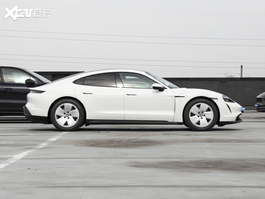 2022Taycan Ŀ Taycan