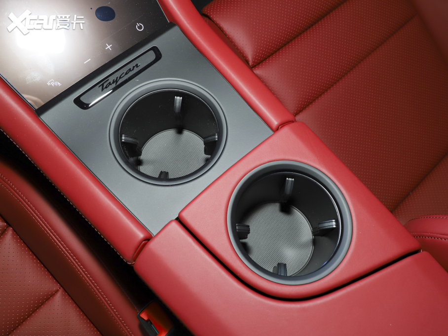 2022Taycan Ŀ Taycan