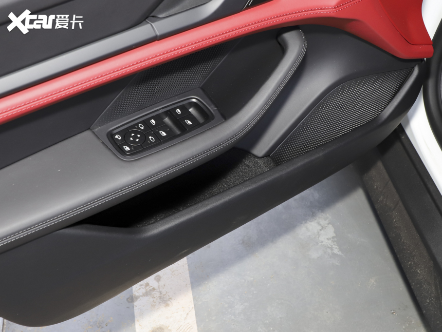 2022Taycan Ŀ Taycan