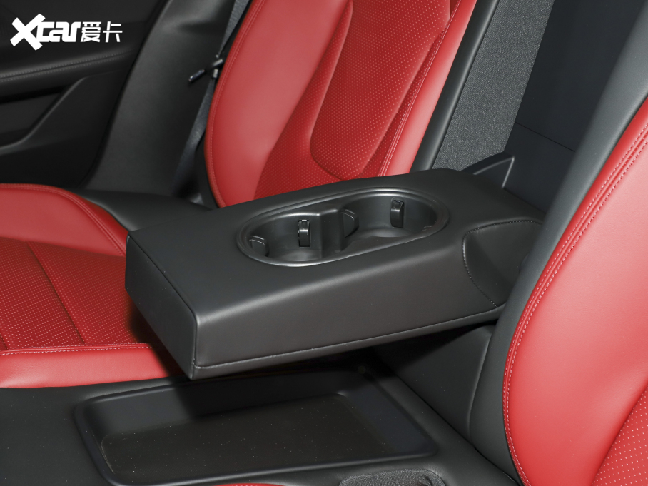 2022Taycan Ŀ Taycan