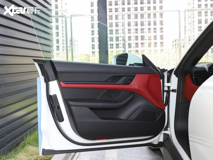 2022Taycan Ŀ Taycan