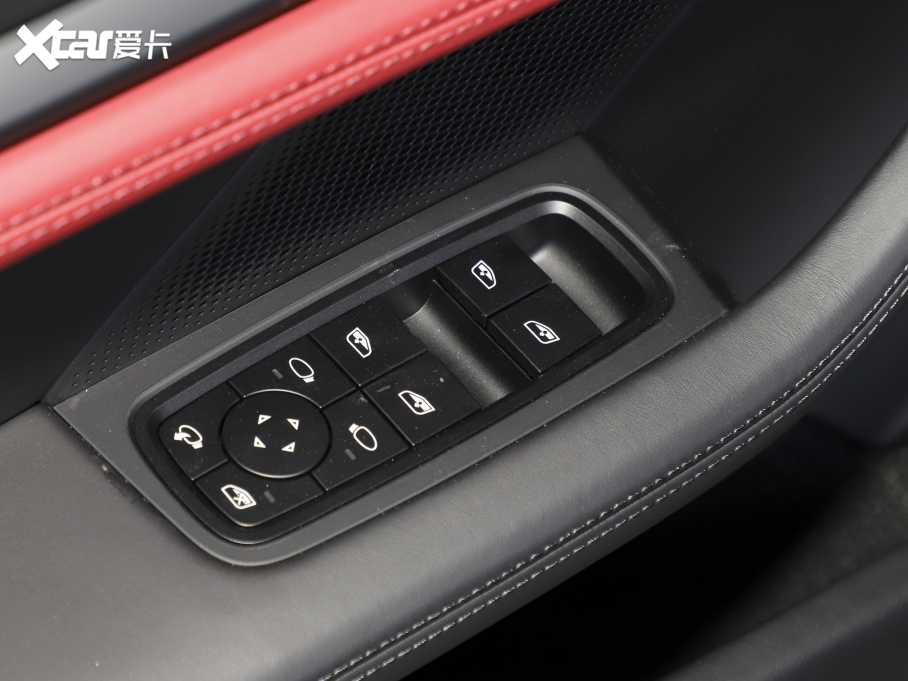 2022Taycan Ŀ Taycan