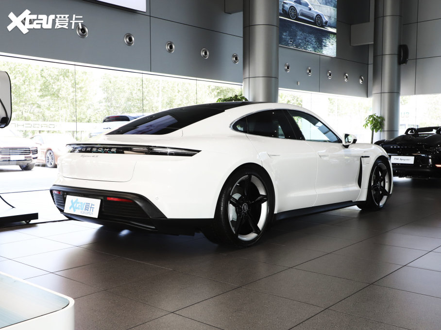 2022Taycan Ŀ Taycan 4S