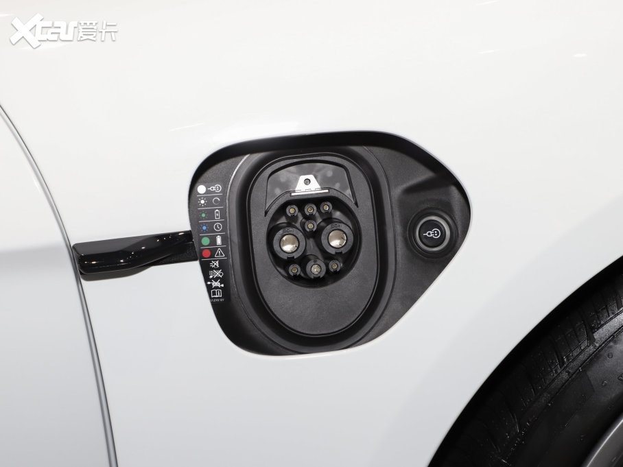 2022Taycan Ŀ Taycan 4S