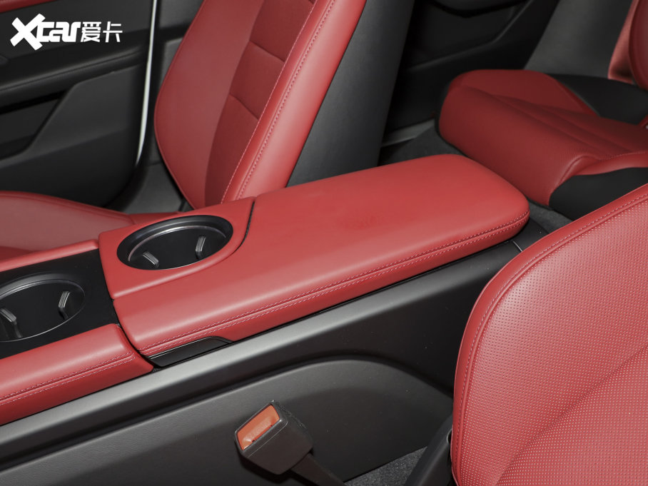 2022Taycan Ŀ Taycan 4S