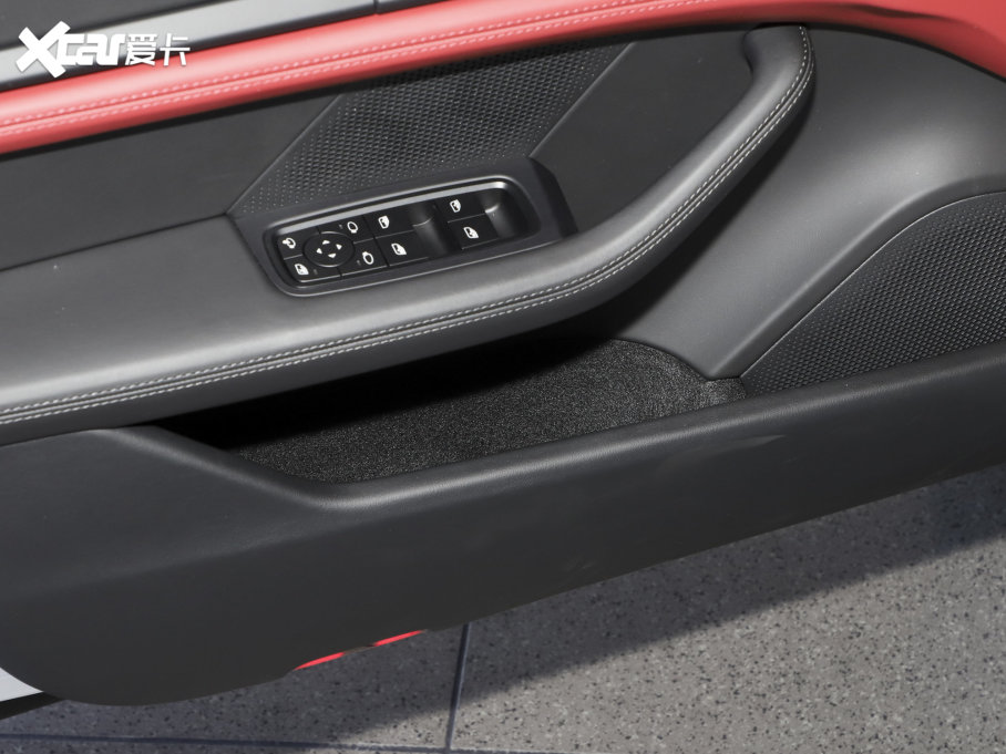 2022Taycan Ŀ Taycan 4S