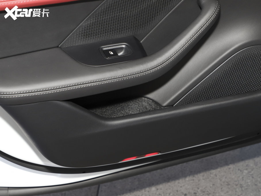 2022Taycan Ŀ Taycan 4S