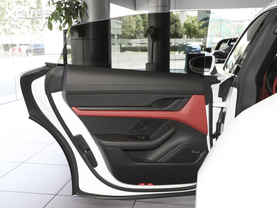 2022Taycan Ŀ Taycan 4S