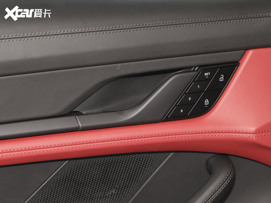 2022Taycan Ŀ Taycan 4S