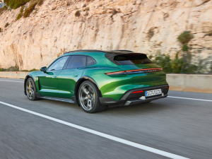 2022款Turbo S Cross Turismo 整体外观