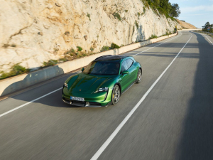 2022款Turbo S Cross Turismo 整体外观