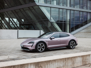 20224 Cross Turismo w^