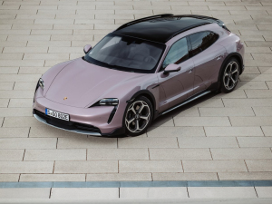 20224 Cross Turismo w^