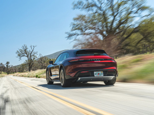 20224 Cross Turismo w^