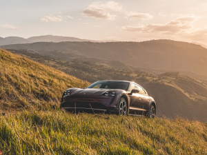 20224 Cross Turismo w^