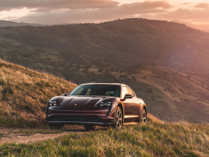 20224 Cross Turismo w^