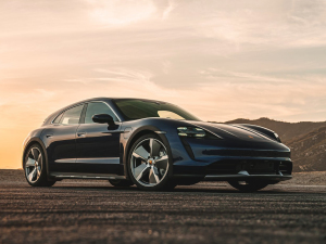 2022Turbo Cross Turismo w^