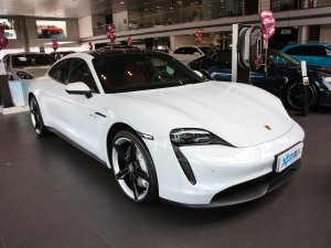 2022Taycan 4S ǰ45