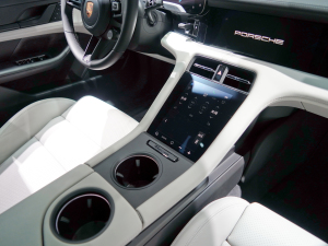 2022Taycan 4S Cross Turismo п؅^