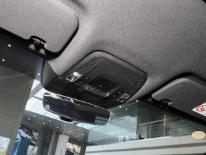 2022Ŀ Taycan 4S п؅^(q)