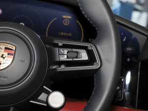 2022Ŀ Taycan 4S п؅^