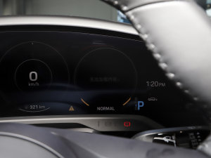 2022Ŀ Taycan 4S п؅^