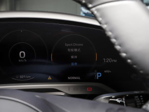 2022Ŀ Taycan 4S п؅^