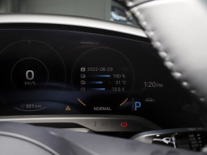 2022Ŀ Taycan 4S п؅^