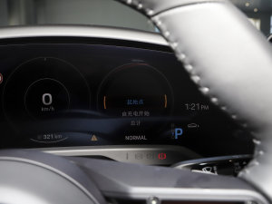 2022Ŀ Taycan 4S п؅^