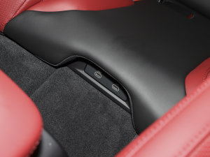 2022Ŀ Taycan 4S п؅^