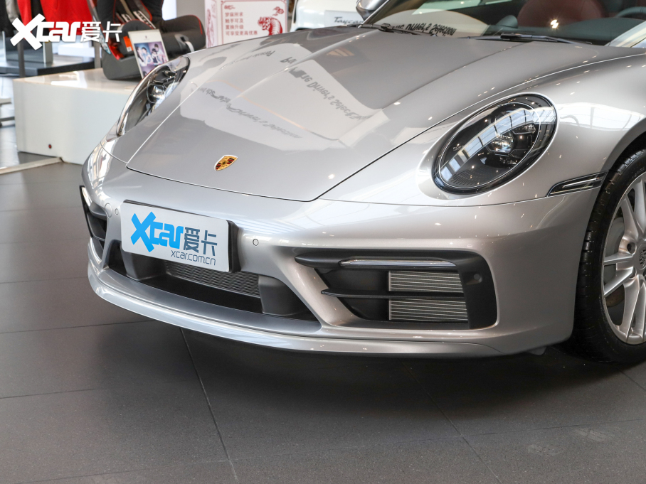 2022r911 Carrera 4