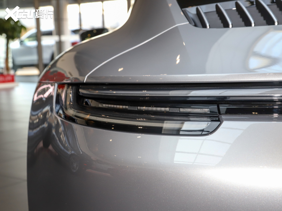 2022r911 Carrera 4