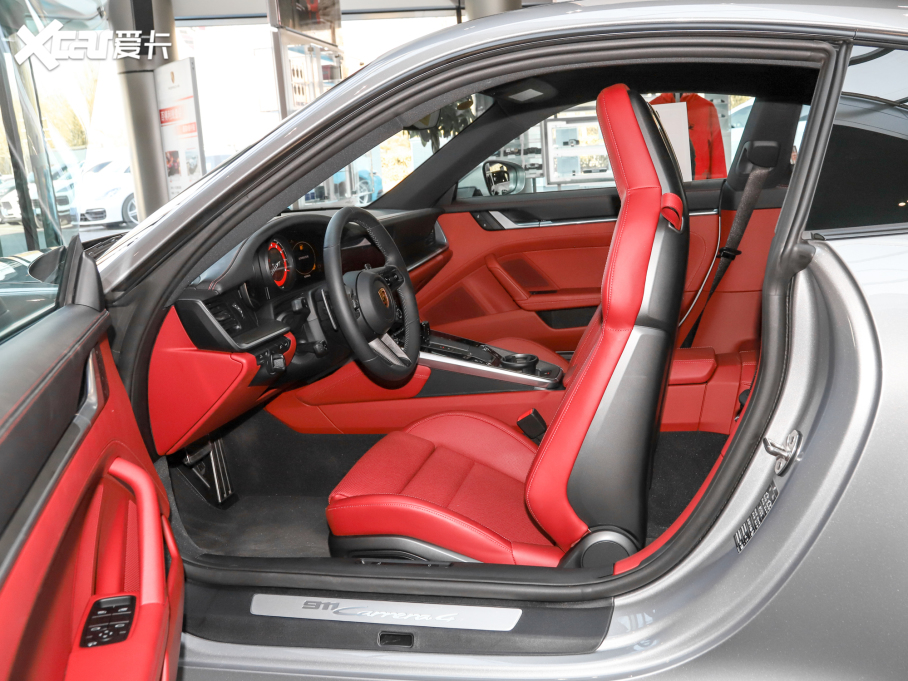 2022r911 Carrera 4