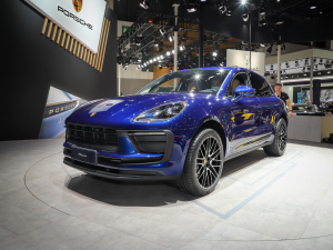 2022Macan 2.0T ǰ45