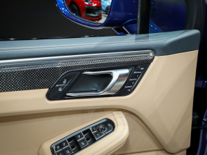 2022Macan 2.0T п؅^