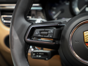 2022Macan 2.0T п؅^