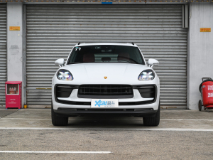 2022款Macan 2.0T 正前