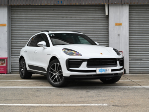 2022Macan 2.0T ǰ45