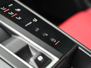 2022Macan 2.0T п؅^(q)