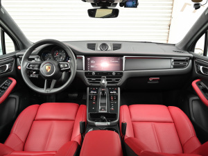 2022款Macan 2.0T 内饰全景