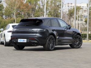 2022款Macan GTS 2.9T 右后45度