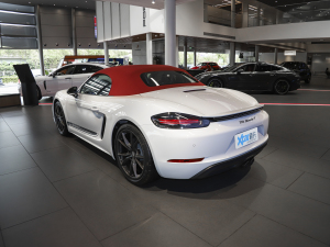 2022Boxster T 2.0T 45