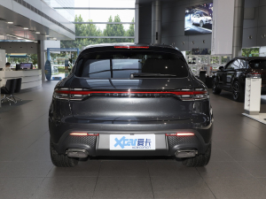 2023款Macan 2.0T 正后	