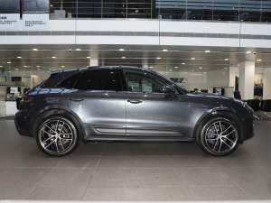 2023款Macan 2.0T 正侧（右）