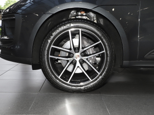 2023款Macan 2.0T 轮圈