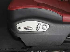 2023款Macan GTS 2.9T 主驾驶座椅调节